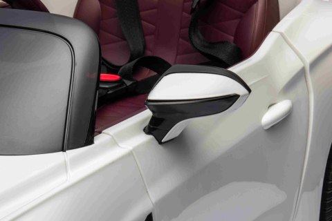 Autko Bentley Bacalar na akumulator dla dzieci Biały + Pilot + EVA + Wolny Start + Audio LED Autko Bentley Bacalar na akumulator dla dzieci Biały + Pilot + EVA + Wolny Start + Audio LED