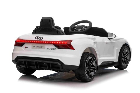 Audi RS E-Tron GT na akumulator Biały + Pilot + Napęd 4x4 + Radio MP3 + LED + EVA Audi RS E-Tron GT na akumulator Biały + Pilot + Napęd 4x4 + Radio MP3 + LED + EVA