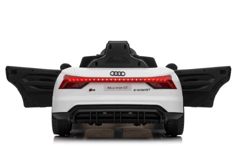 Audi RS E-Tron GT na akumulator Biały + Pilot + Napęd 4x4 + Radio MP3 + LED + EVA Audi RS E-Tron GT na akumulator Biały + Pilot + Napęd 4x4 + Radio MP3 + LED + EVA