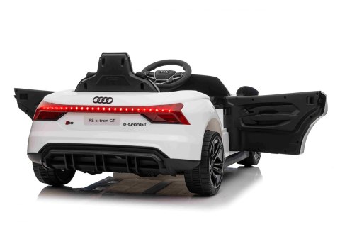 Audi RS E-Tron GT na akumulator Biały + Pilot + Napęd 4x4 + Radio MP3 + LED + EVA Audi RS E-Tron GT na akumulator Biały + Pilot + Napęd 4x4 + Radio MP3 + LED + EVA