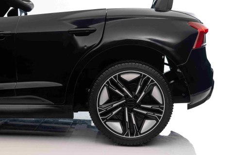 Audi RS E-Tron GT na akumulator Czarny + Pilot + Napęd 4x4 + Radio MP3 + LED + EVA Audi RS E-Tron GT na akumulator Czarny + Pilot + Napęd 4x4 + Radio MP3 + LED + EVA
