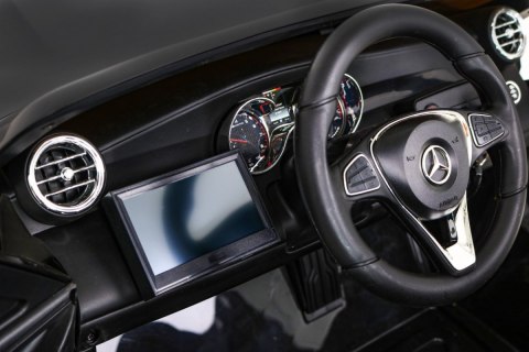 Auto Mercedes GLC 63S dla dzieci Czarny + Napęd 4x4 + MP4 + LED + Ekoskóra + Wolny Start + EVA Auto Mercedes GLC 63S dla dzieci Czarny + Napęd 4x4 + MP4 + LED + Ekoskóra + Wolny Start + EVA