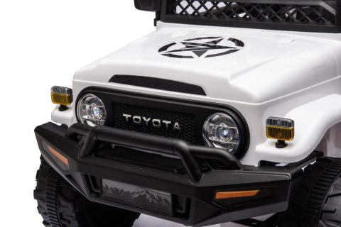 Toyota FJ Cruiser dla dzieci Biały + Pilot + Napęd 4x4 + Audio LED + EVA + Wolny Start Toyota FJ Cruiser dla dzieci Biały + Pilot + Napęd 4x4 + Audio LED + EVA + Wolny Start