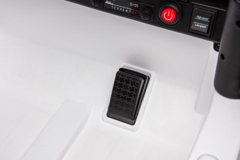 Toyota FJ Cruiser dla dzieci Biały + Pilot + Napęd 4x4 + Audio LED + EVA + Wolny Start Toyota FJ Cruiser dla dzieci Biały + Pilot + Napęd 4x4 + Audio LED + EVA + Wolny Start